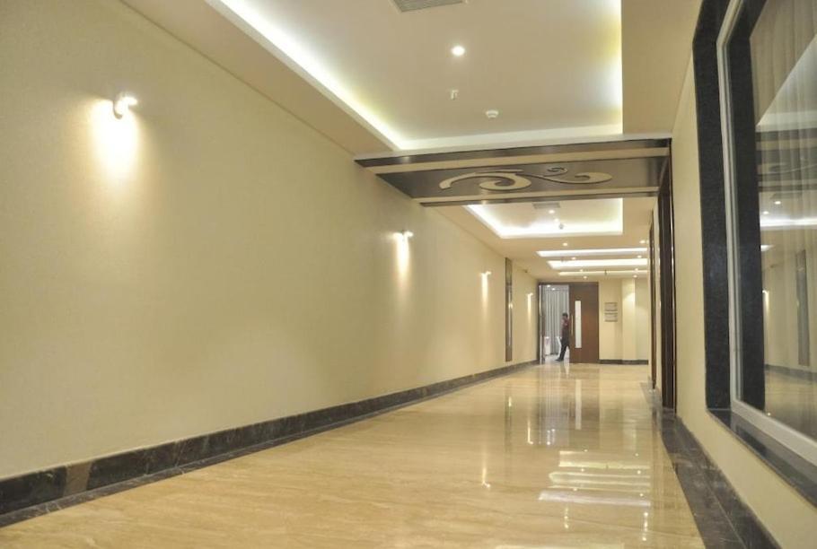 Hotel Krishna Palace Ayodhya Exterior photo