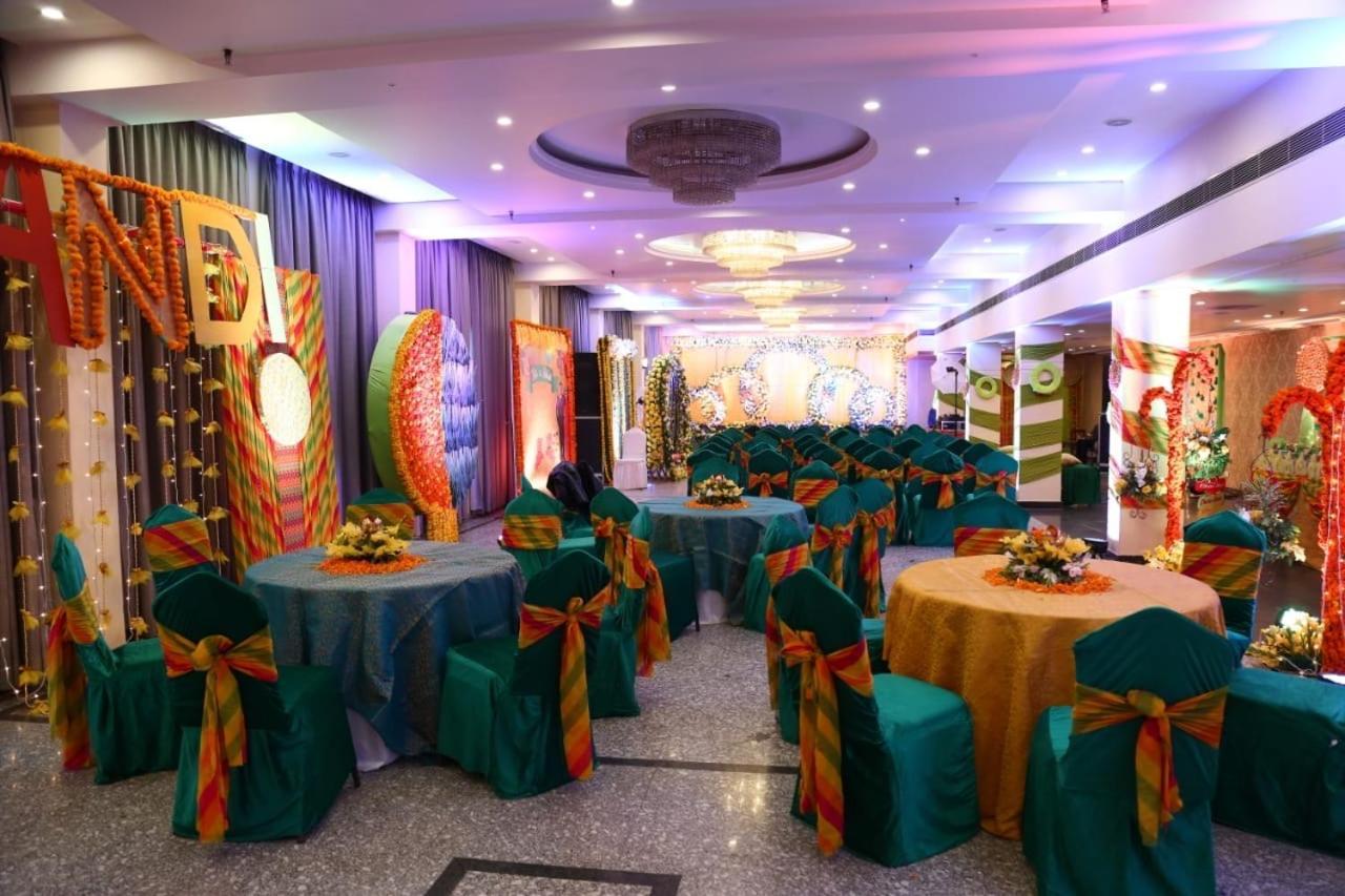 Hotel Krishna Palace Ayodhya Exterior photo